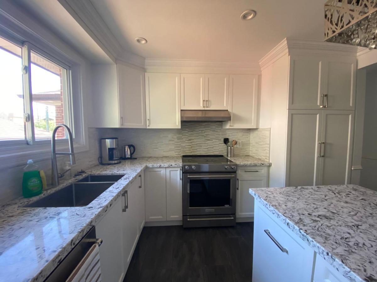 Yonge And Finch Subway !L Spacious & Bright Private Bedroom With Shared Amenties Toronto Exterior photo