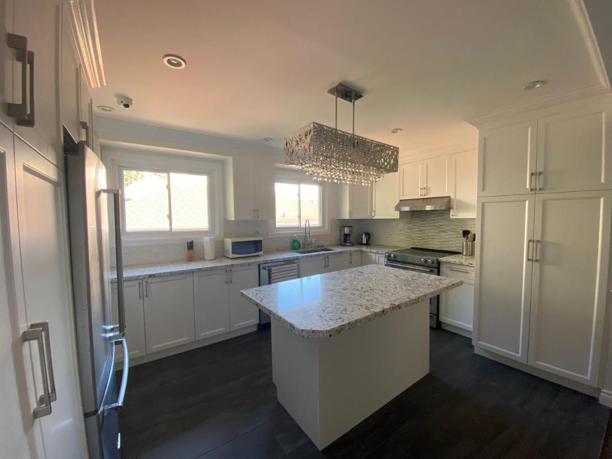 Yonge And Finch Subway !L Spacious & Bright Private Bedroom With Shared Amenties Toronto Exterior photo